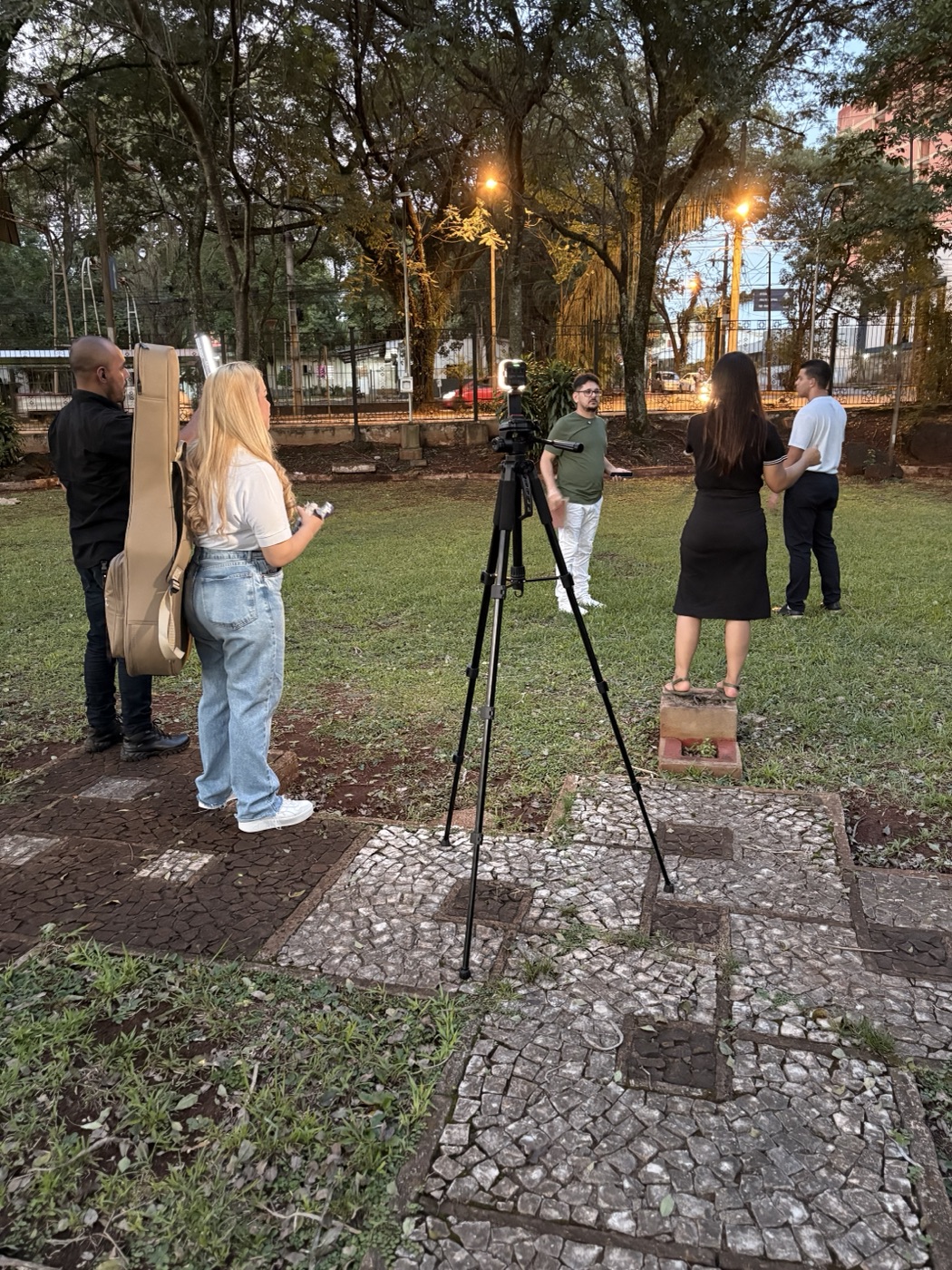 Set de produção com equipe